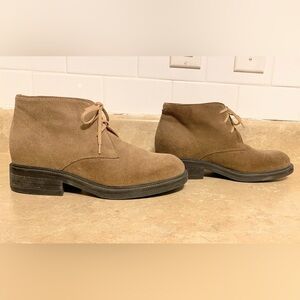 JCrew Women’s Tan Chukka Suede Lace Up Ankle Bootie Size 7 Made In Italy